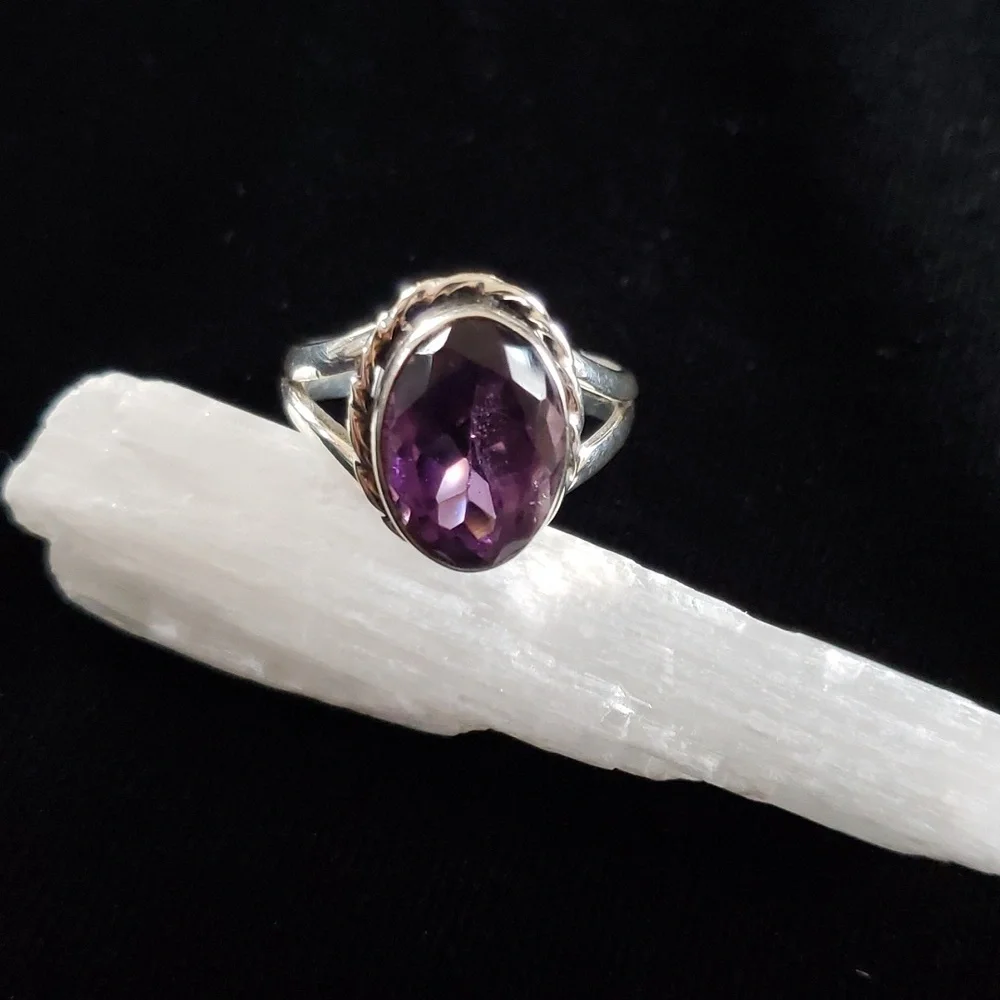 Faceted Amethyst Ring. Sterling Silver. Vintage. - Picture 3 of 7